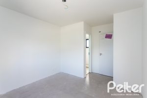 Apartamento à venda com 70m², 2 dormitórios, 1 suíte, 2 vagas, no bairro Tristeza em Porto Alegre