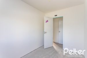 Apartamento à venda com 70m², 2 dormitórios, 1 suíte, 2 vagas, no bairro Tristeza em Porto Alegre