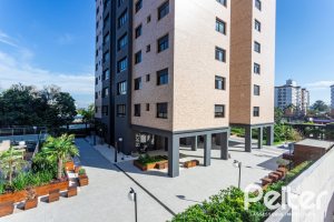 Apartamento à venda com 70m², 2 dormitórios, 1 suíte, 2 vagas, no bairro Tristeza em Porto Alegre