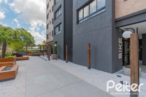 Apartamento à venda com 70m², 2 dormitórios, 1 suíte, 2 vagas, no bairro Tristeza em Porto Alegre