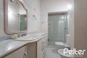 Casa em Condomínio à venda com 363m², 3 dormitórios, 2 suítes, 4 vagas, no bairro Cavalhada em PORTO ALEGRE