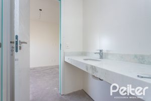 Apartamento à venda com 103m², 3 dormitórios, 3 suítes, 2 vagas, no bairro Tristeza em Porto Alegre