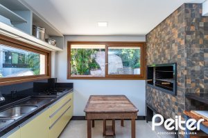 Apartamento à venda com 129m², 4 dormitórios, 1 suíte, 2 vagas, no bairro Ipanema em Porto Alegre
