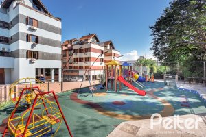 Apartamento à venda com 129m², 4 dormitórios, 1 suíte, 2 vagas, no bairro Ipanema em Porto Alegre
