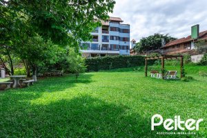 Apartamento à venda com 129m², 4 dormitórios, 1 suíte, 2 vagas, no bairro Ipanema em Porto Alegre