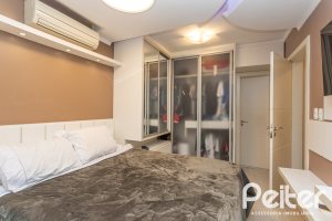 Apartamento à venda com 129m², 4 dormitórios, 1 suíte, 2 vagas, no bairro Ipanema em Porto Alegre