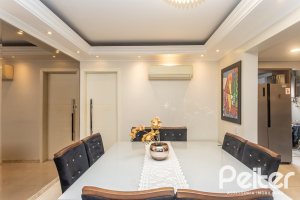 Apartamento à venda com 129m², 4 dormitórios, 1 suíte, 2 vagas, no bairro Ipanema em Porto Alegre