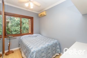 Apartamento à venda com 129m², 4 dormitórios, 1 suíte, 2 vagas, no bairro Ipanema em Porto Alegre