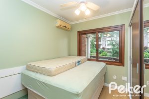 Apartamento à venda com 129m², 4 dormitórios, 1 suíte, 2 vagas, no bairro Ipanema em Porto Alegre