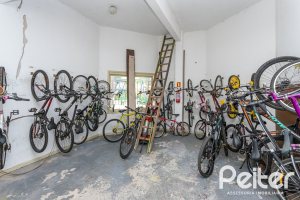 Apartamento à venda com 72m², 2 dormitórios, 1 suíte, 1 vaga, no bairro Cristal em Porto Alegre