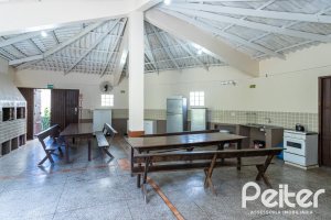 Apartamento à venda com 72m², 2 dormitórios, 1 suíte, 1 vaga, no bairro Cristal em Porto Alegre