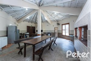 Apartamento à venda com 72m², 2 dormitórios, 1 suíte, 1 vaga, no bairro Cristal em Porto Alegre