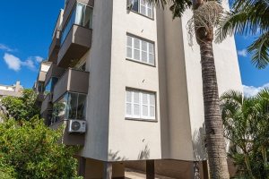 Apartamento à venda com 72m², 2 dormitórios, 1 suíte, 1 vaga, no bairro Cristal em Porto Alegre