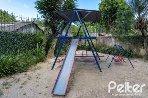 Apartamento à venda com 72m², 2 dormitórios, 1 suíte, 1 vaga, no bairro Cristal em Porto Alegre