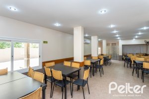 Apartamento à venda com 72m², 2 dormitórios, 1 suíte, 1 vaga, no bairro Cristal em Porto Alegre