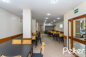 Apartamento à venda com 72m², 2 dormitórios, 1 suíte, 1 vaga, no bairro Cristal em Porto Alegre