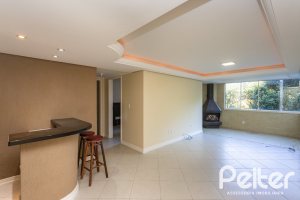 Apartamento à venda com 72m², 2 dormitórios, 1 suíte, 1 vaga, no bairro Cristal em Porto Alegre