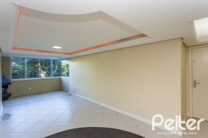 Apartamento à venda com 72m², 2 dormitórios, 1 suíte, 1 vaga, no bairro Cristal em Porto Alegre