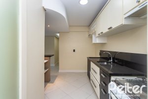 Apartamento à venda com 72m², 2 dormitórios, 1 suíte, 1 vaga, no bairro Cristal em Porto Alegre
