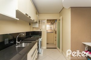 Apartamento à venda com 72m², 2 dormitórios, 1 suíte, 1 vaga, no bairro Cristal em Porto Alegre