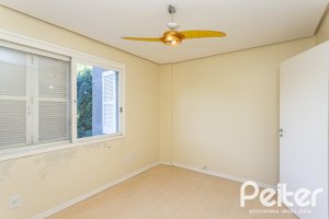 Apartamento à venda com 72m², 2 dormitórios, 1 suíte, 1 vaga, no bairro Cristal em Porto Alegre
