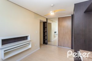 Apartamento à venda com 72m², 2 dormitórios, 1 suíte, 1 vaga, no bairro Cristal em Porto Alegre