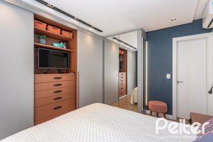 Casa em Condomínio à venda com 154m², 3 dormitórios, 3 suítes, 2 vagas, no bairro Vila Assunção em Porto Alegre