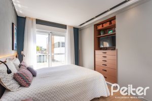 Casa em Condomínio à venda com 154m², 3 dormitórios, 3 suítes, 2 vagas, no bairro Vila Assunção em Porto Alegre