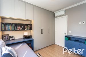 Casa em Condomínio à venda com 154m², 3 dormitórios, 3 suítes, 2 vagas, no bairro Vila Assunção em Porto Alegre