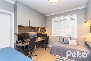 Casa em Condomínio à venda com 154m², 3 dormitórios, 3 suítes, 2 vagas, no bairro Vila Assunção em Porto Alegre