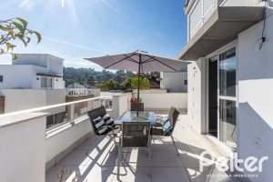 Casa em Condomínio à venda com 154m², 3 dormitórios, 3 suítes, 2 vagas, no bairro Vila Assunção em Porto Alegre