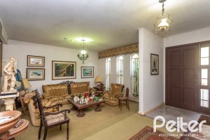 Casa em Condomínio à venda com 323m², 5 dormitórios, 1 suíte, 4 vagas, no bairro Tristeza em Porto Alegre