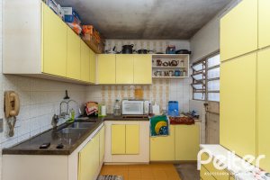 Casa em Condomínio à venda com 323m², 5 dormitórios, 1 suíte, 4 vagas, no bairro Tristeza em Porto Alegre