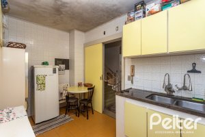 Casa em Condomínio à venda com 323m², 5 dormitórios, 1 suíte, 4 vagas, no bairro Tristeza em Porto Alegre