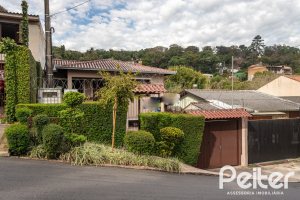 Casa à venda com 338m², 4 dormitórios, 1 suíte, 2 vagas, no bairro Vila Conceição em Porto Alegre