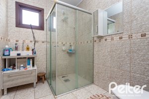 Casa à venda com 338m², 4 dormitórios, 1 suíte, 2 vagas, no bairro Vila Conceição em Porto Alegre