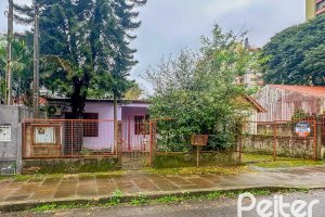 Terreno à venda com 357m², no bairro Tristeza em Porto Alegre
