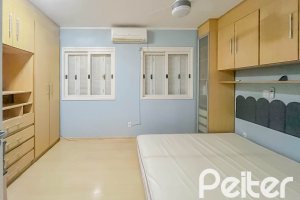 Casa em Condomínio à venda com 117m², 3 dormitórios, 1 suíte, 2 vagas, no bairro Vila Nova em PORTO ALEGRE