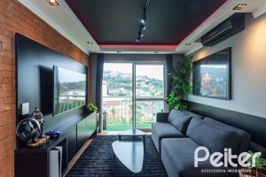 Apartamento à venda com 65m², 2 dormitórios, 1 suíte, 1 vaga, no bairro Cristal em PORTO ALEGRE