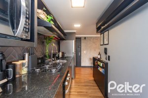 Apartamento à venda com 65m², 2 dormitórios, 1 suíte, 1 vaga, no bairro Cristal em PORTO ALEGRE