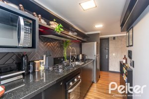Apartamento à venda com 65m², 2 dormitórios, 1 suíte, 1 vaga, no bairro Cristal em PORTO ALEGRE