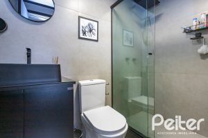 Apartamento à venda com 65m², 2 dormitórios, 1 suíte, 1 vaga, no bairro Cristal em PORTO ALEGRE