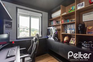 Apartamento à venda com 65m², 2 dormitórios, 1 suíte, 1 vaga, no bairro Cristal em PORTO ALEGRE