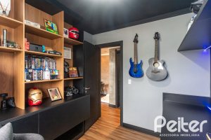 Apartamento à venda com 65m², 2 dormitórios, 1 suíte, 1 vaga, no bairro Cristal em PORTO ALEGRE