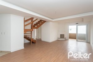 Cobertura à venda com 144m², 3 dormitórios, 1 suíte, 2 vagas, no bairro Menino Deus em Porto Alegre