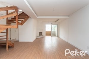 Cobertura à venda com 144m², 3 dormitórios, 1 suíte, 2 vagas, no bairro Menino Deus em Porto Alegre
