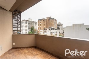 Cobertura à venda com 144m², 3 dormitórios, 1 suíte, 2 vagas, no bairro Menino Deus em Porto Alegre