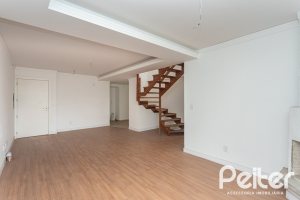 Cobertura à venda com 144m², 3 dormitórios, 1 suíte, 2 vagas, no bairro Menino Deus em Porto Alegre