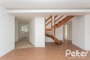 Cobertura à venda com 144m², 3 dormitórios, 1 suíte, 2 vagas, no bairro Menino Deus em Porto Alegre