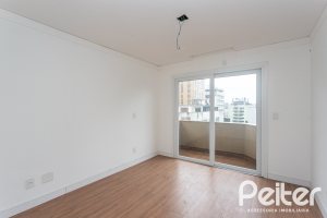Cobertura à venda com 144m², 3 dormitórios, 1 suíte, 2 vagas, no bairro Menino Deus em Porto Alegre